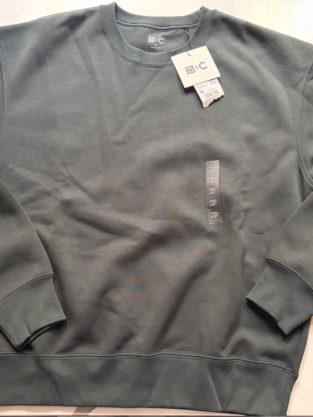 Uniqlo Men's Crewneck Sweater in Grey